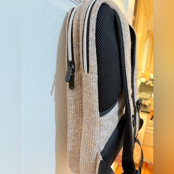 Dime Bags Gray Textured Bag with Rainbow Patch excellent like new condition๐๐ณ๏ธโ๐ - Picture 6 of 7